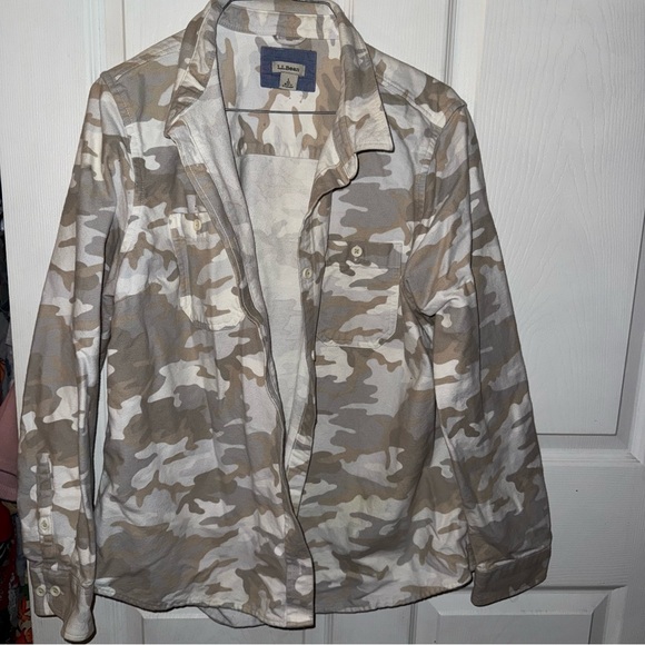 L.L. Bean Other - L.L. Bean Men's Casual Camouflage Shirt - Tan and Cream